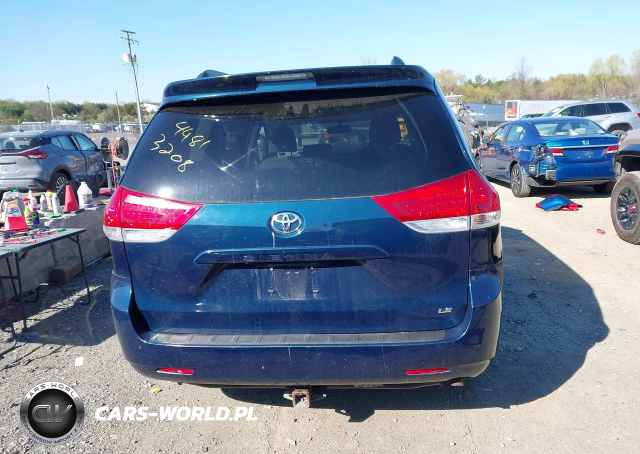 2011 Toyota Sienna Le V6 VIN:5TDKK3DC5BS088133 - 16