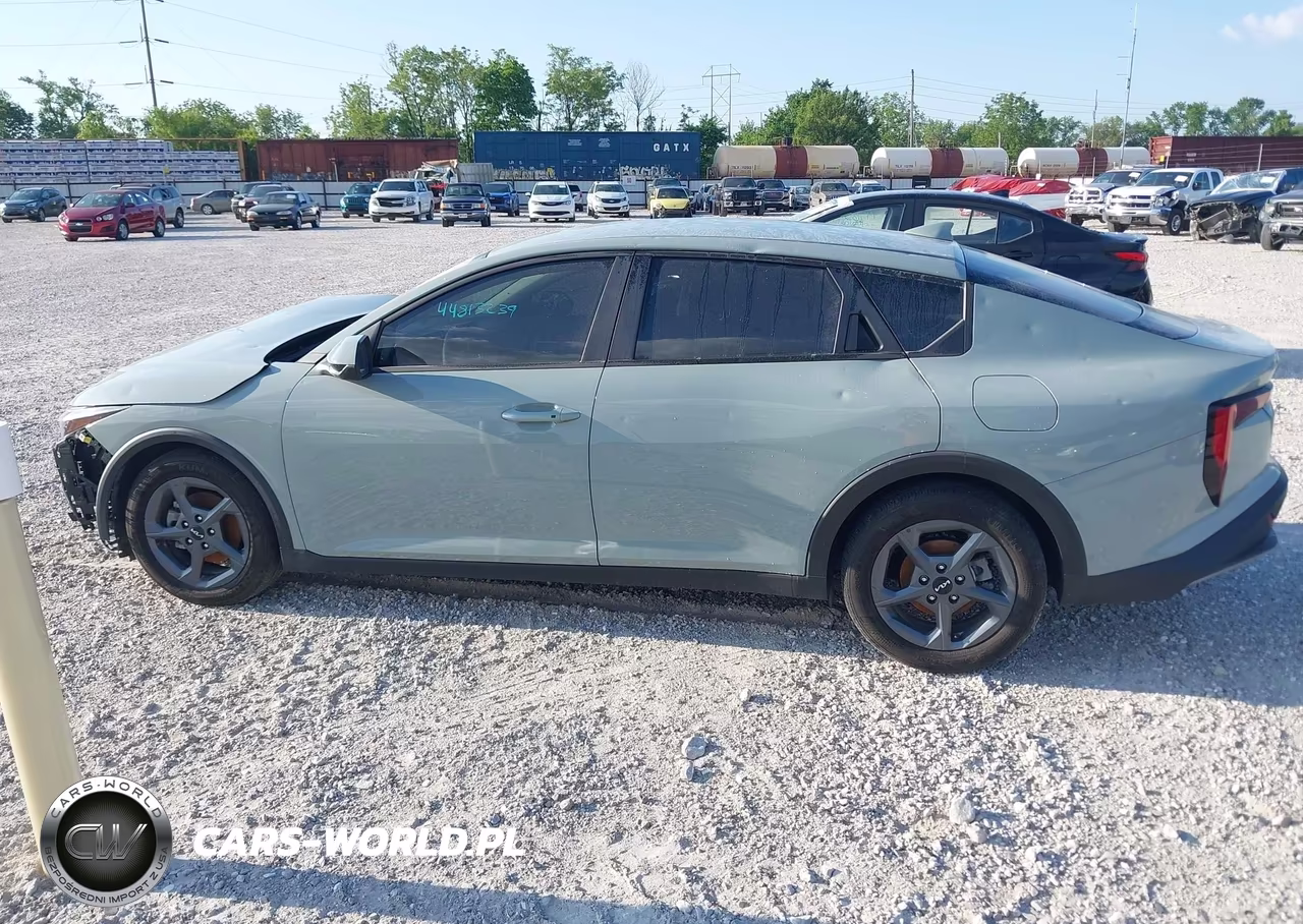 2025 Kia K4 Lxs VIN:3KPFT4DEXSE088743 - 14