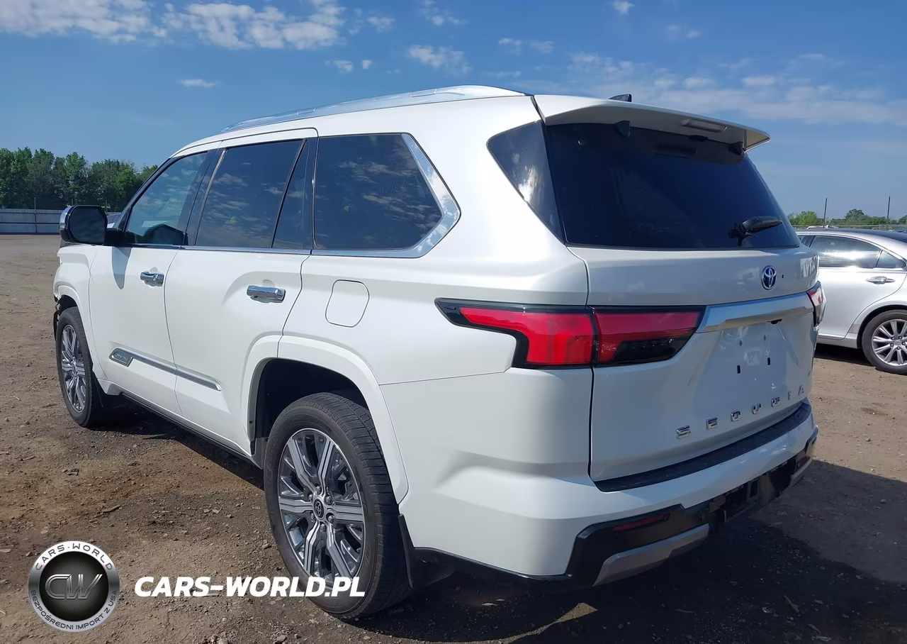2023 Toyota Sequoia Capstone VIN:7SVAAABA2PX008010 - 3