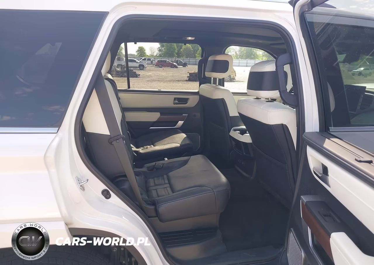 2023 Toyota Sequoia Capstone VIN:7SVAAABA2PX008010 - 8