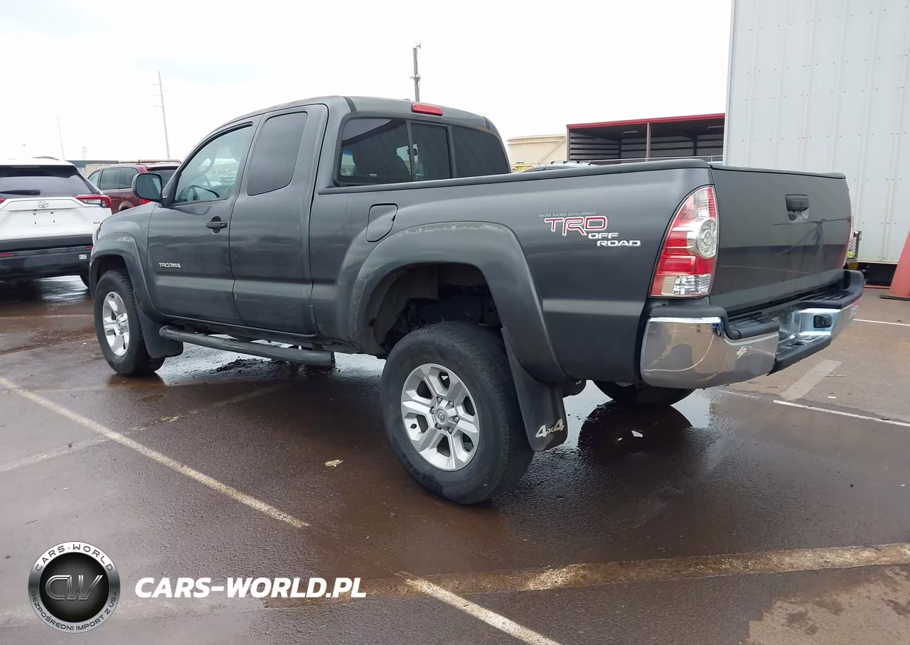 2010 Toyota Tacoma Base V6 VIN:5TEUU4EN7AZ746352 - 3