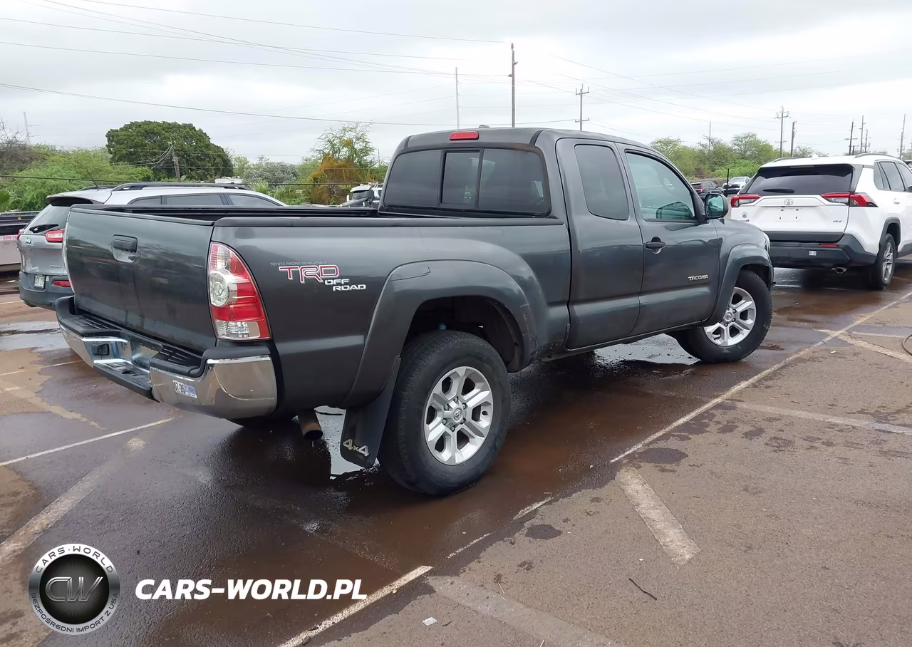 2010 Toyota Tacoma Base V6 VIN:5TEUU4EN7AZ746352 - 4
