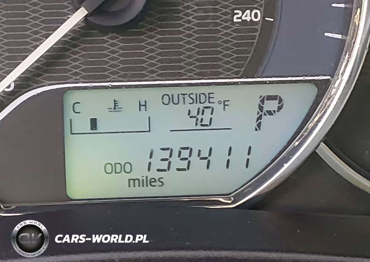 2015 Toyota Corolla Le Plus VIN:5YFBURHE2FP214844 - 15