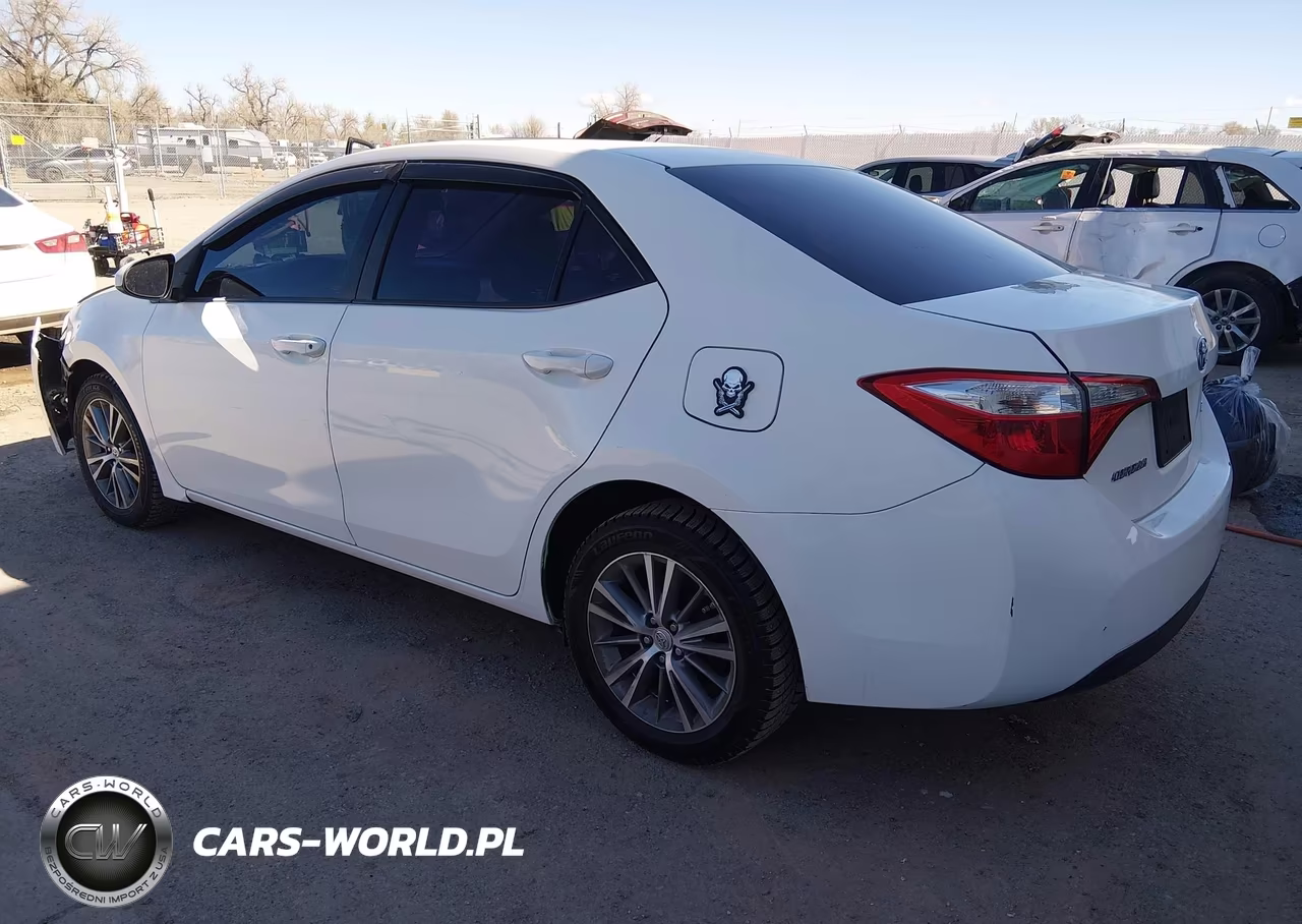 2015 Toyota Corolla Le Plus VIN:5YFBURHE2FP214844 - 3
