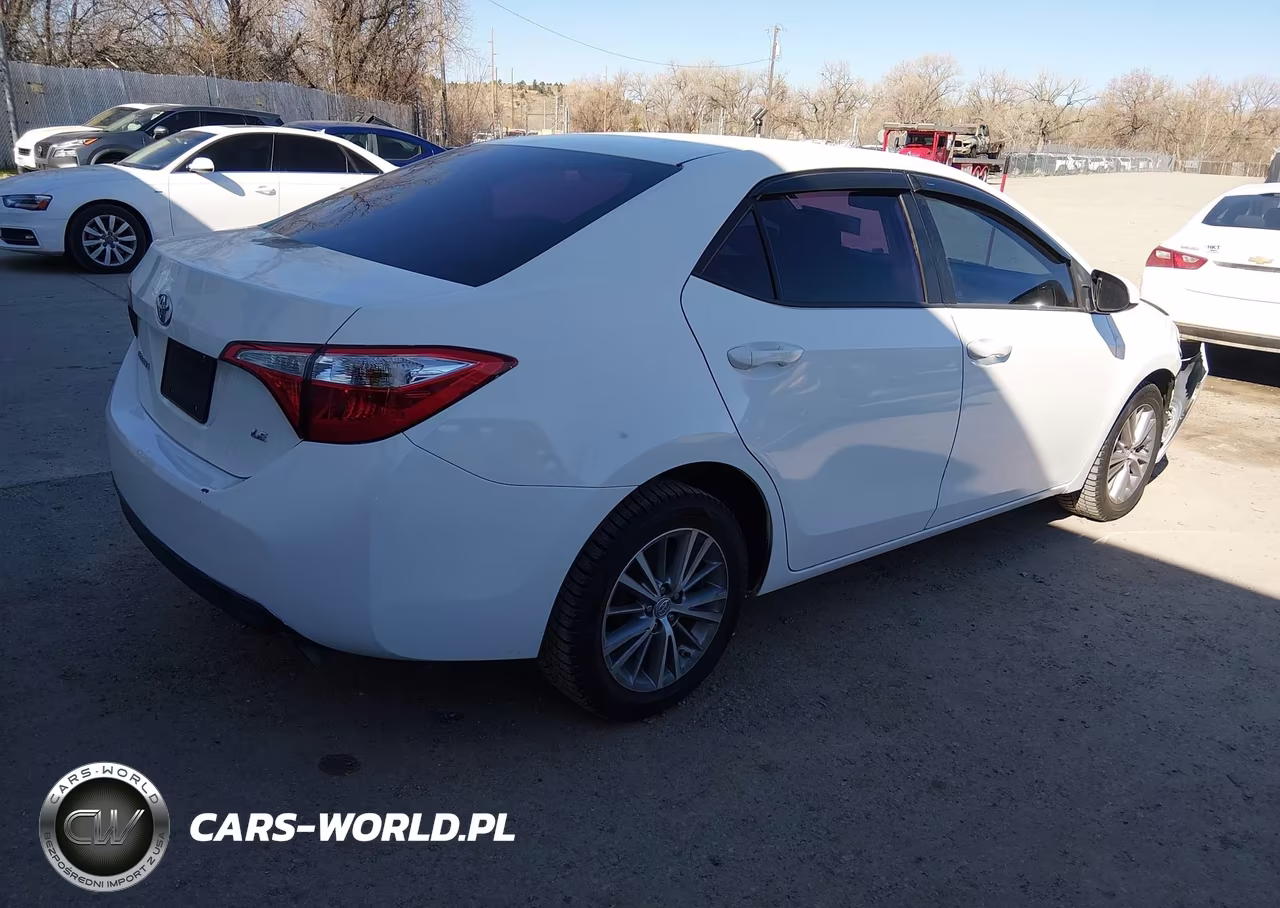 2015 Toyota Corolla Le Plus VIN:5YFBURHE2FP214844 - 4