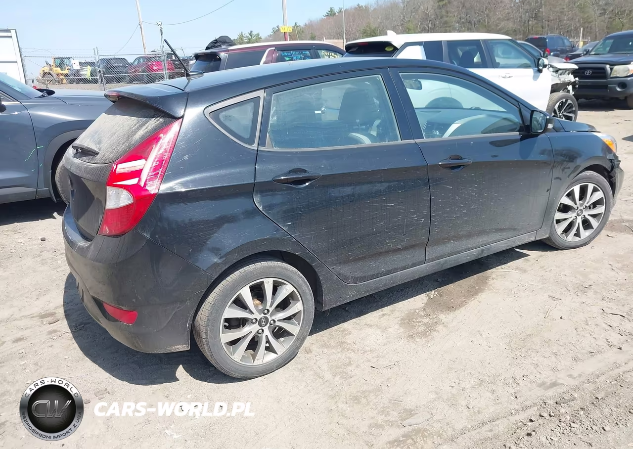 2017 Hyundai Accent Sport VIN:KMHCU5AE3HU355995 - 4