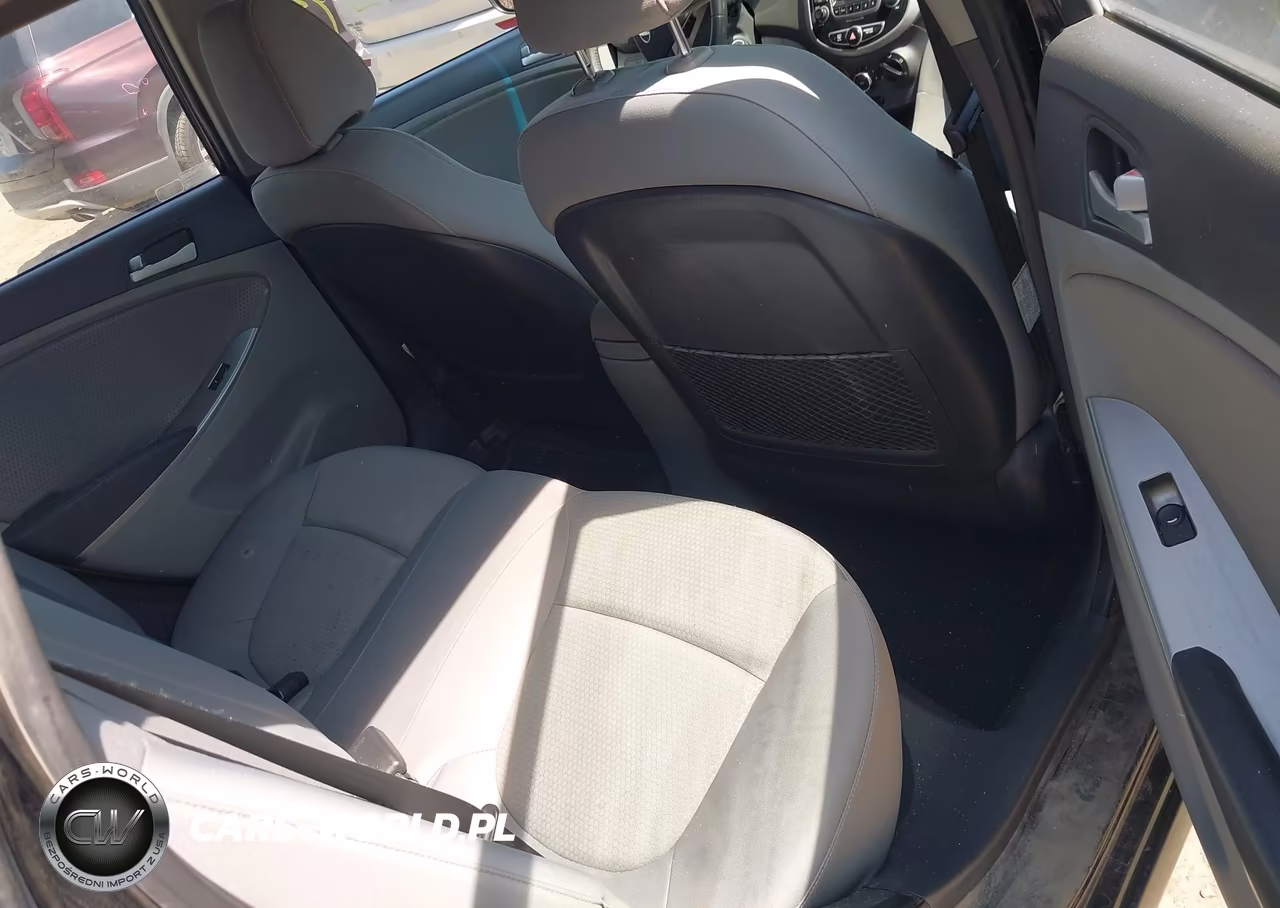 2017 Hyundai Accent Sport VIN:KMHCU5AE3HU355995 - 8