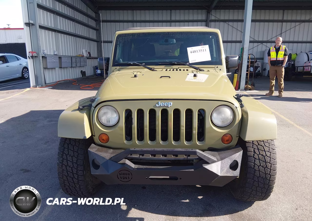 2013 Jeep Wrangler Unlimited Sahara VIN:1C4HJWEG7DL609034 - 12