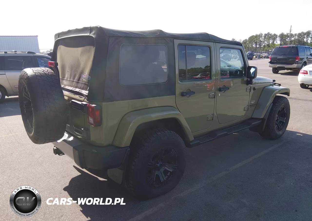 2013 Jeep Wrangler Unlimited Sahara VIN:1C4HJWEG7DL609034 - 4