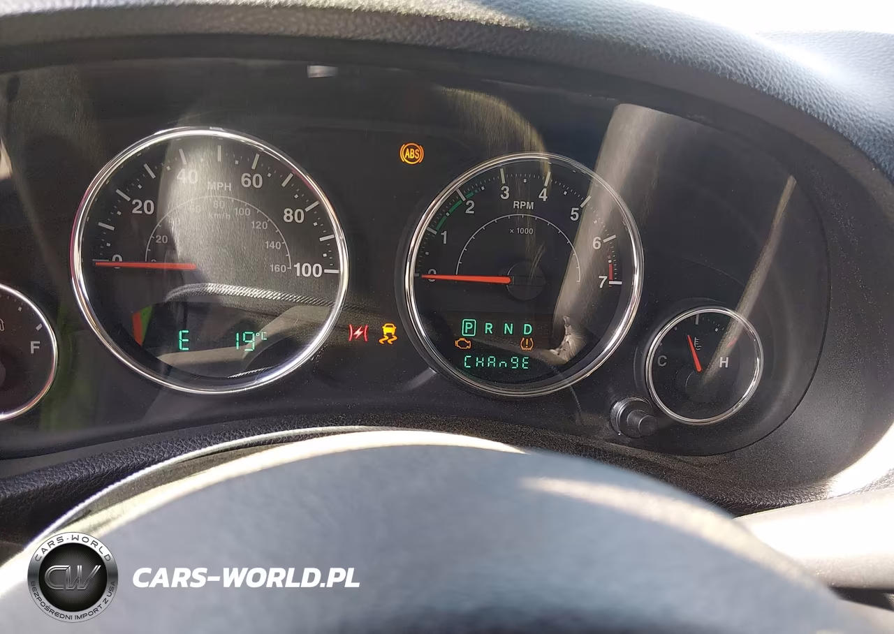 2013 Jeep Wrangler Unlimited Sahara VIN:1C4HJWEG7DL609034 - 7