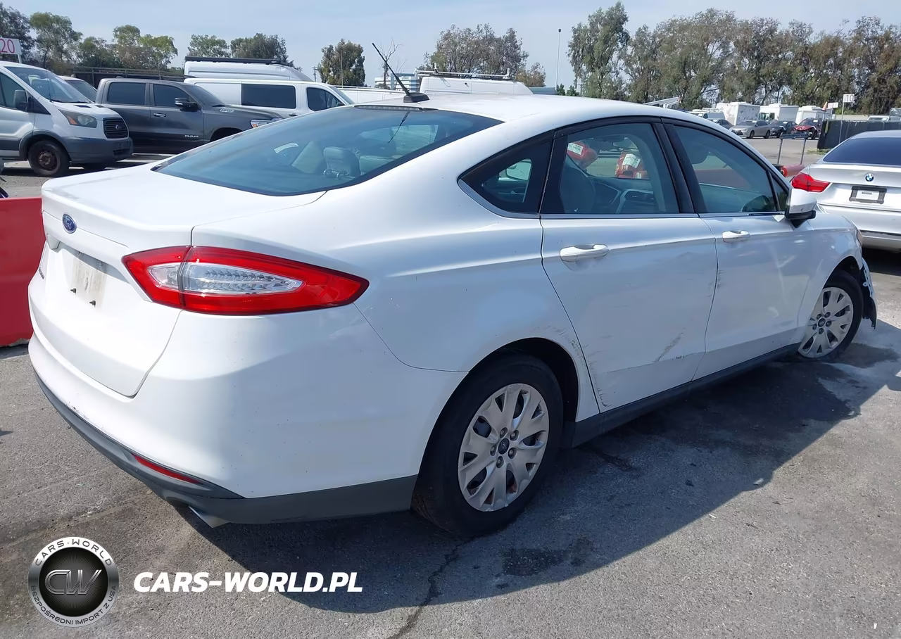 2014 Ford Fusion S VIN:3FA6P0G77ER283891 - 4