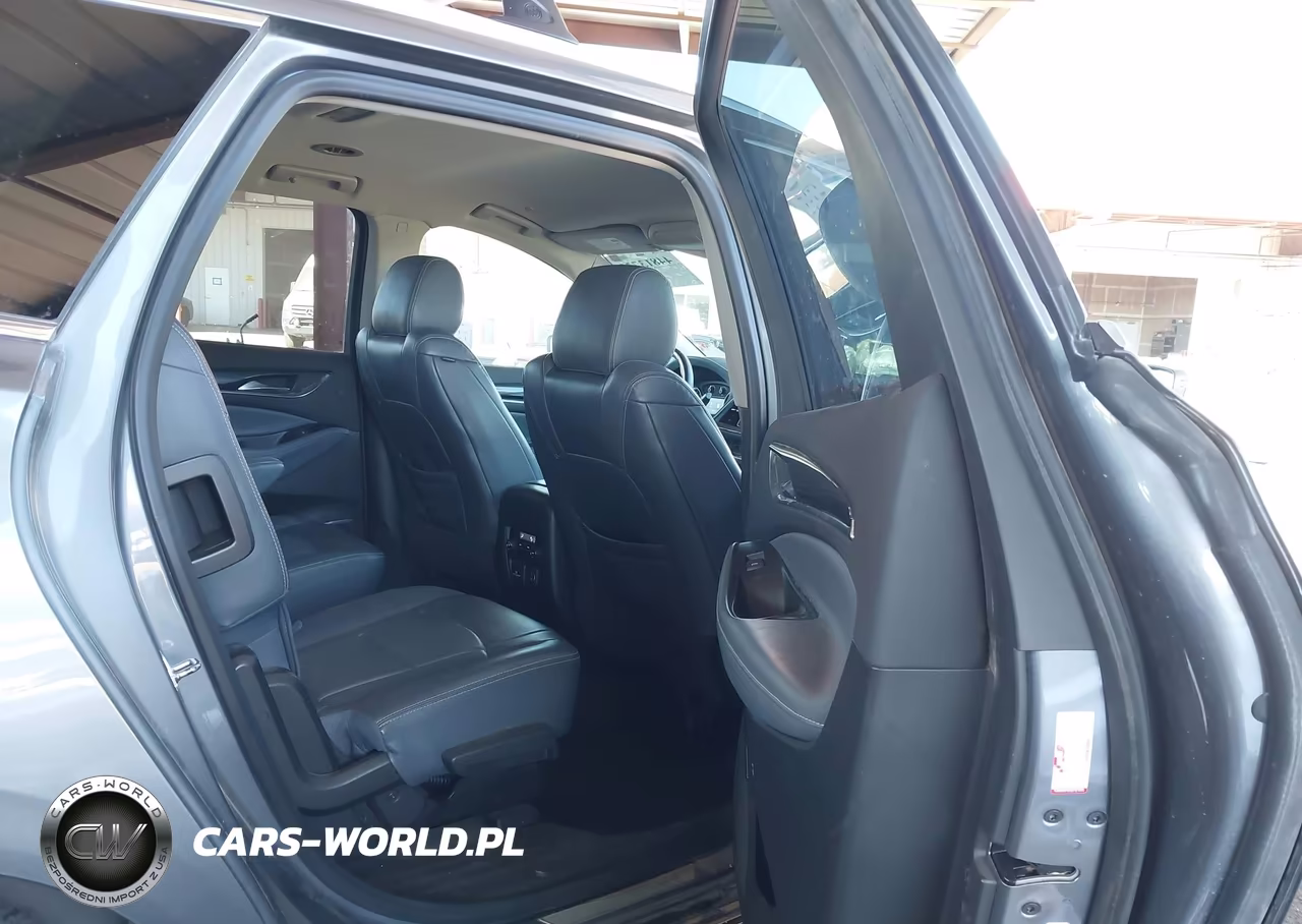 2018 Buick Enclave Essence VIN:5GAERBKW5JJ233944 - 8