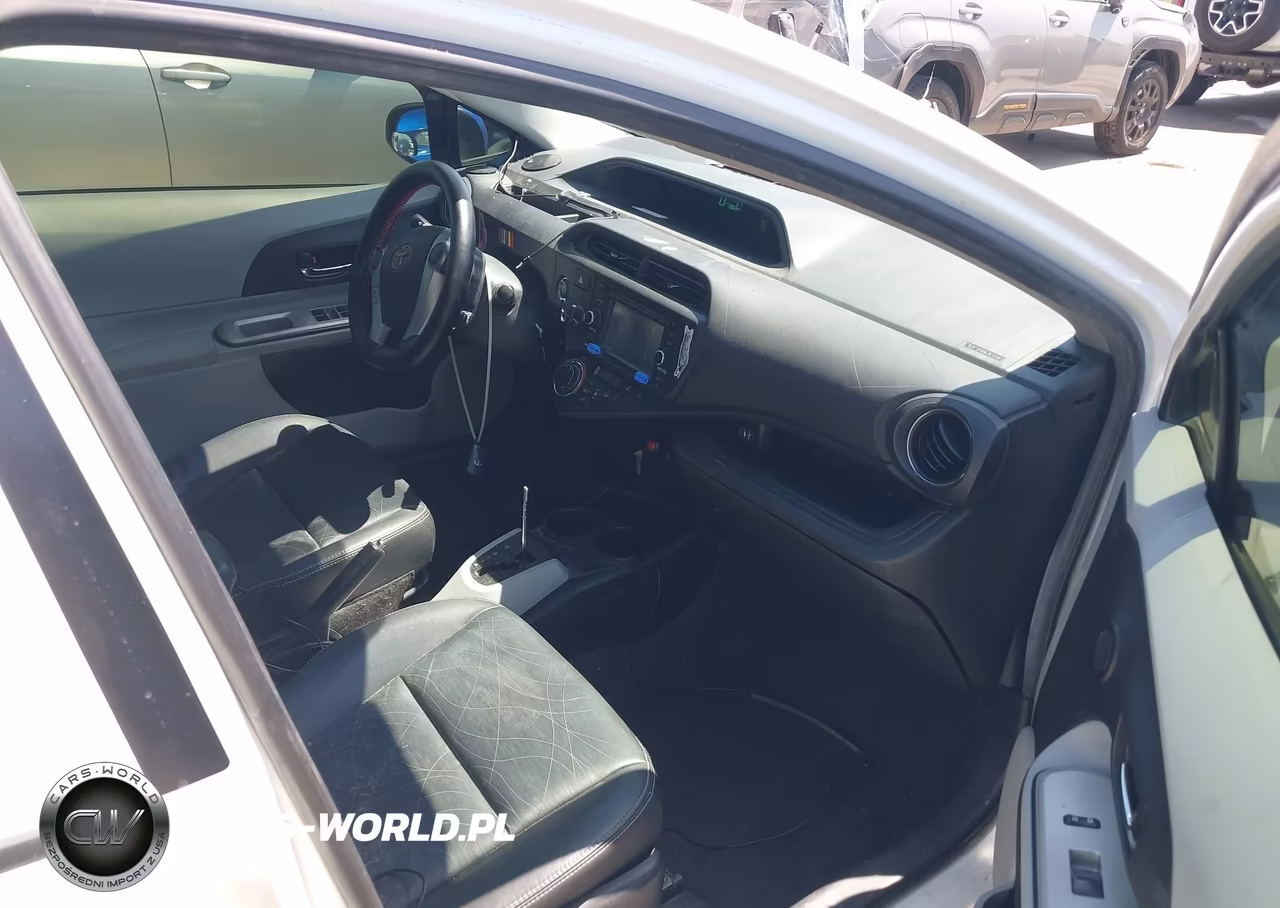 2012 Toyota Prius C Four VIN:JTDKDTB38C1013373 - 5