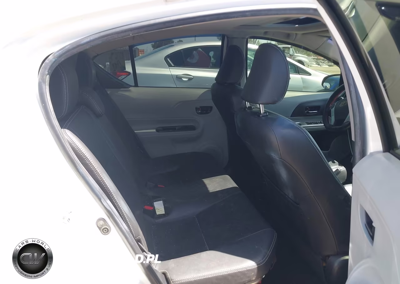 2012 Toyota Prius C Four VIN:JTDKDTB38C1013373 - 8