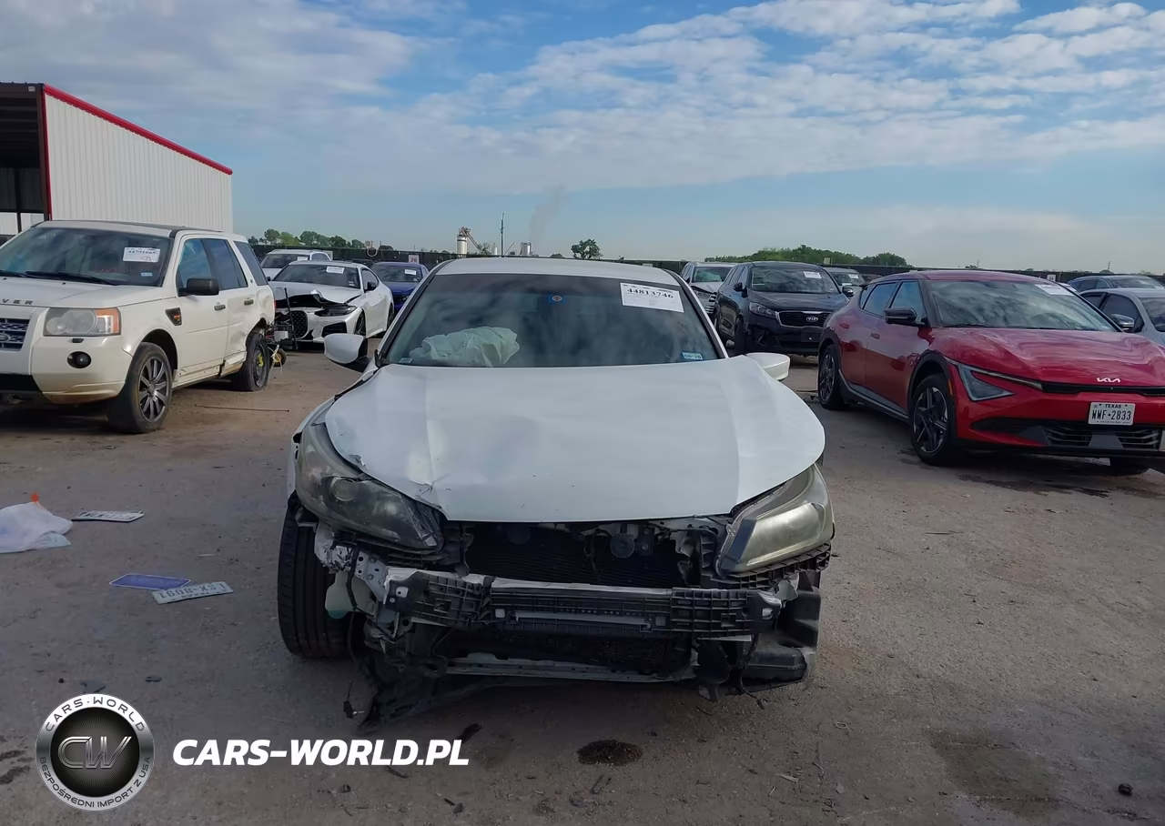 2015 Honda Accord Sport VIN:1HGCR2F58FA008207 - 12