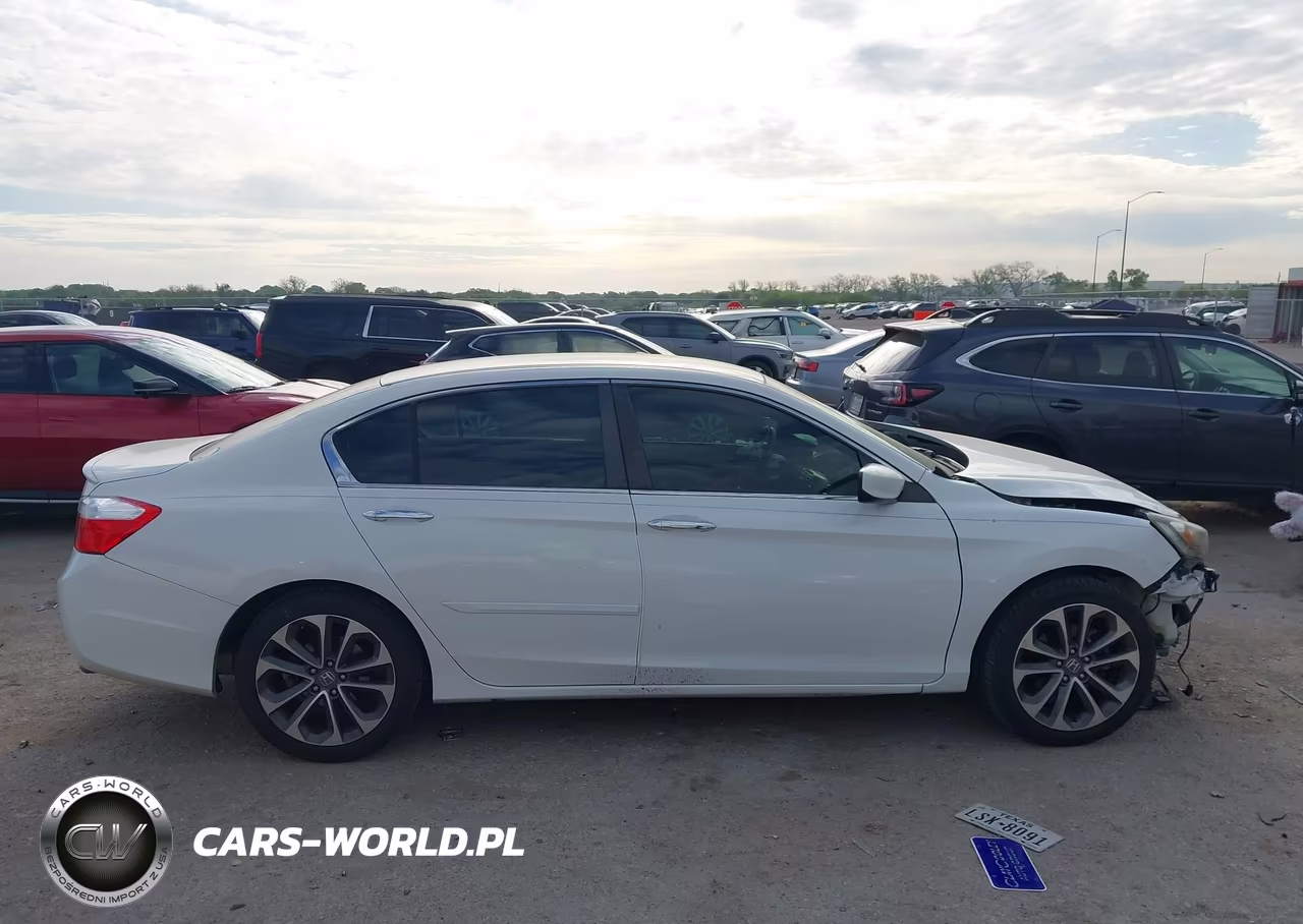 2015 Honda Accord Sport VIN:1HGCR2F58FA008207 - 13