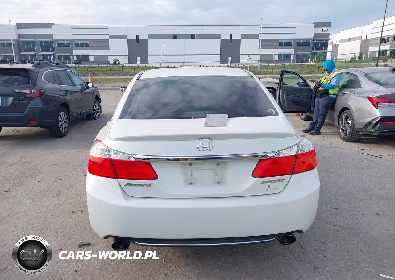 2015 Honda Accord Sport VIN:1HGCR2F58FA008207 - 16