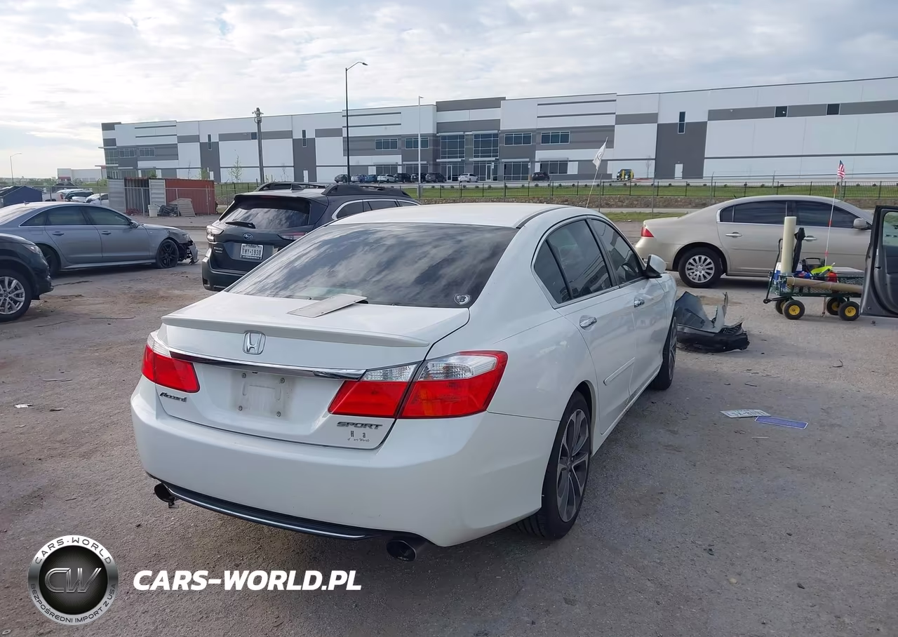 2015 Honda Accord Sport VIN:1HGCR2F58FA008207 - 4