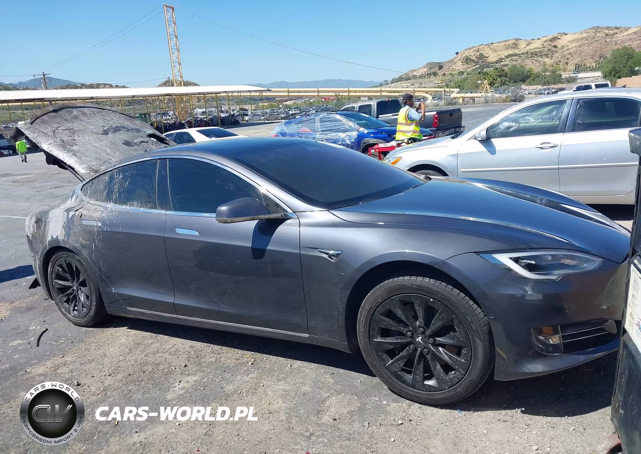 2018 Tesla Model S VIN:5YJSA1E2XJF276047 - 12