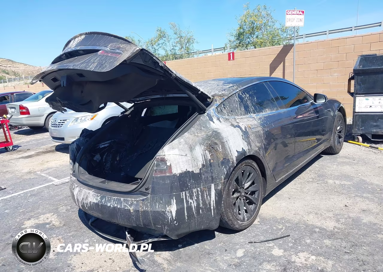 2018 Tesla Model S VIN:5YJSA1E2XJF276047 - 4