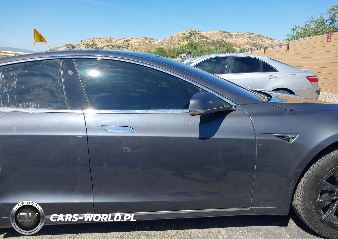 2018 Tesla Model S VIN:5YJSA1E2XJF276047 - 5