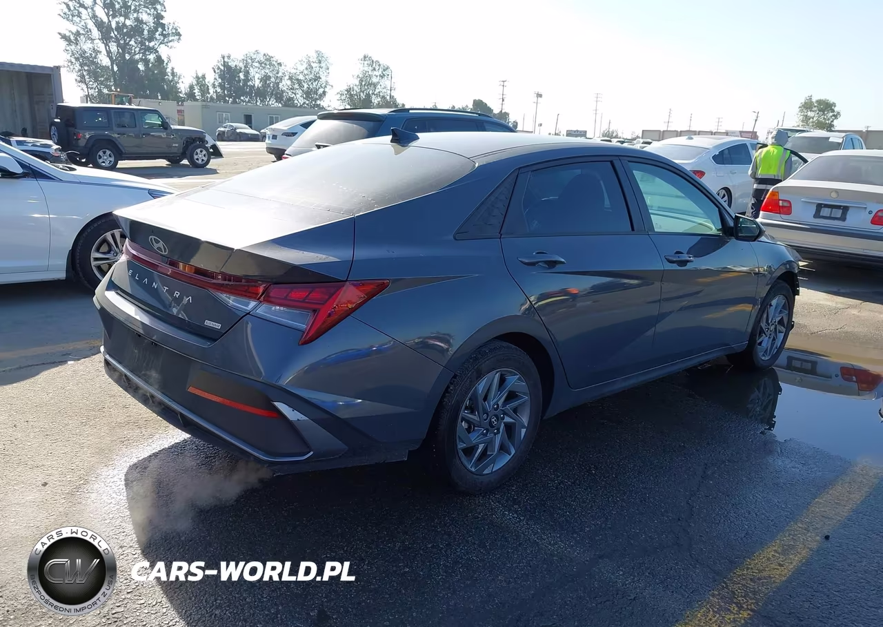 2024 Hyundai Elantra Hybrid Blue VIN:KMHLM4DJ0RU119521 - 4