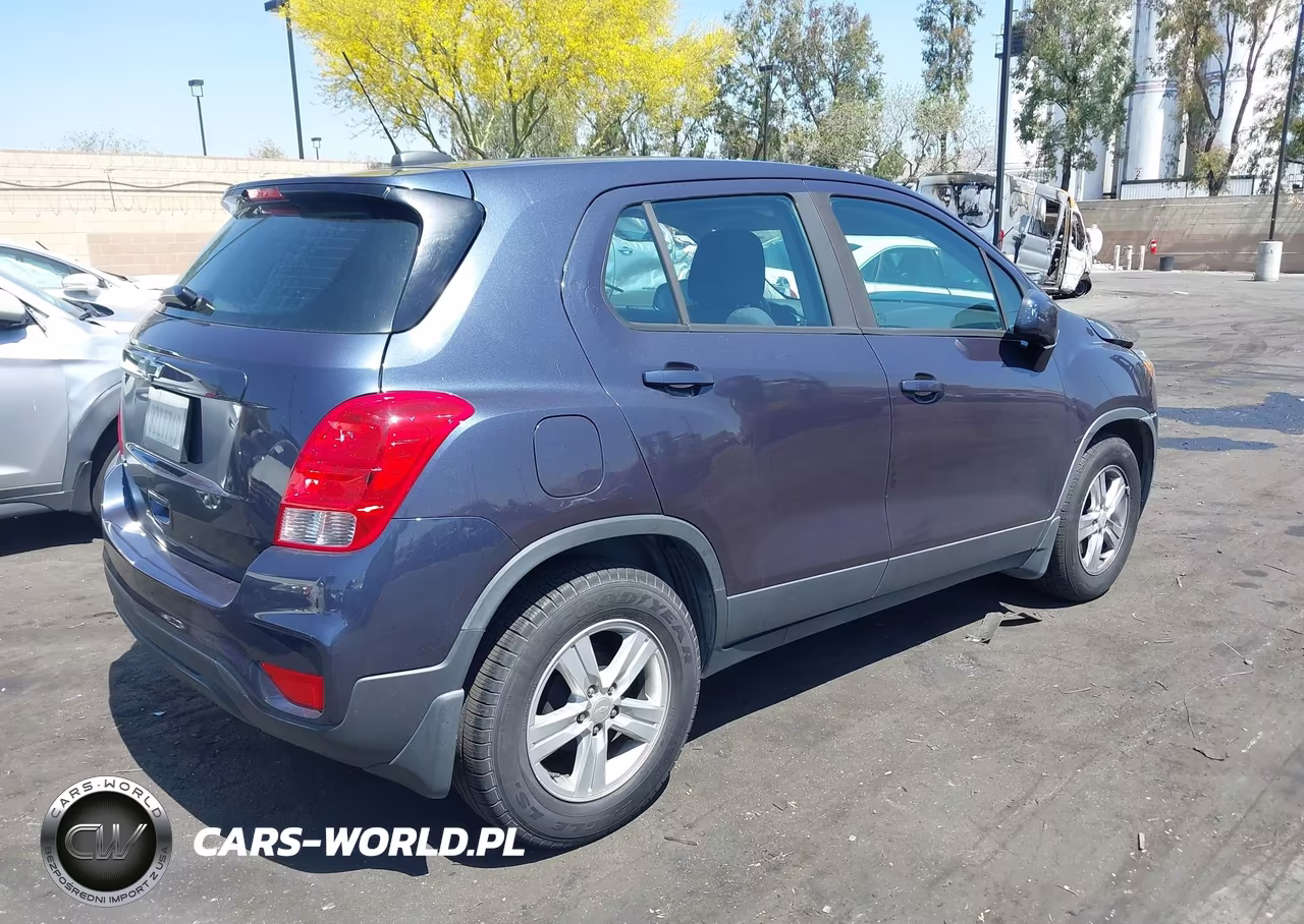 2019 Chevrolet Trax Ls VIN:3GNCJKSB6KL203721 - 4