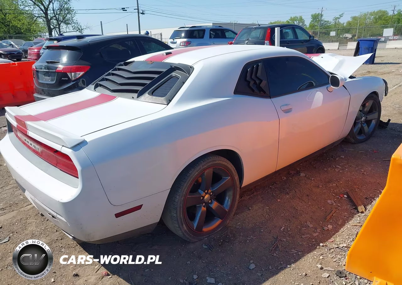 2014 Dodge Challenger Sxt VIN:2C3CDYAGXEH299256 - 4