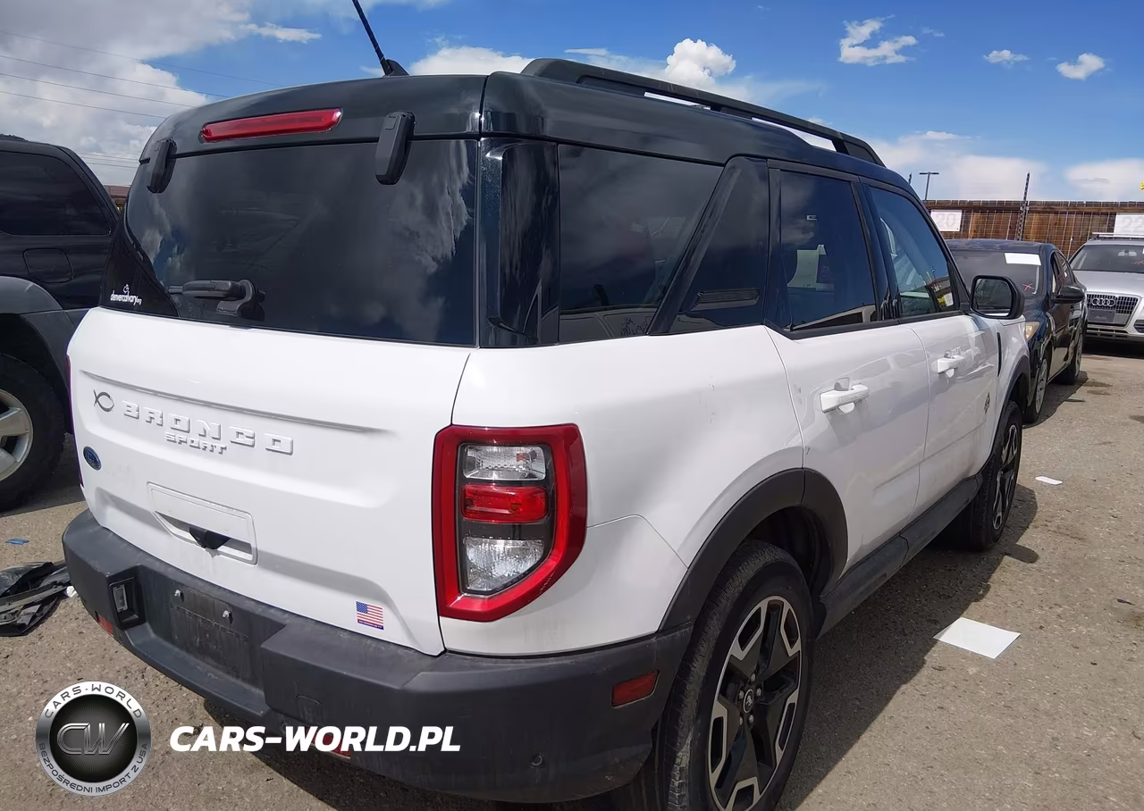 2021 Ford Bronco Sport Outer Banks VIN:3FMCR9C60MRA97015 - 4