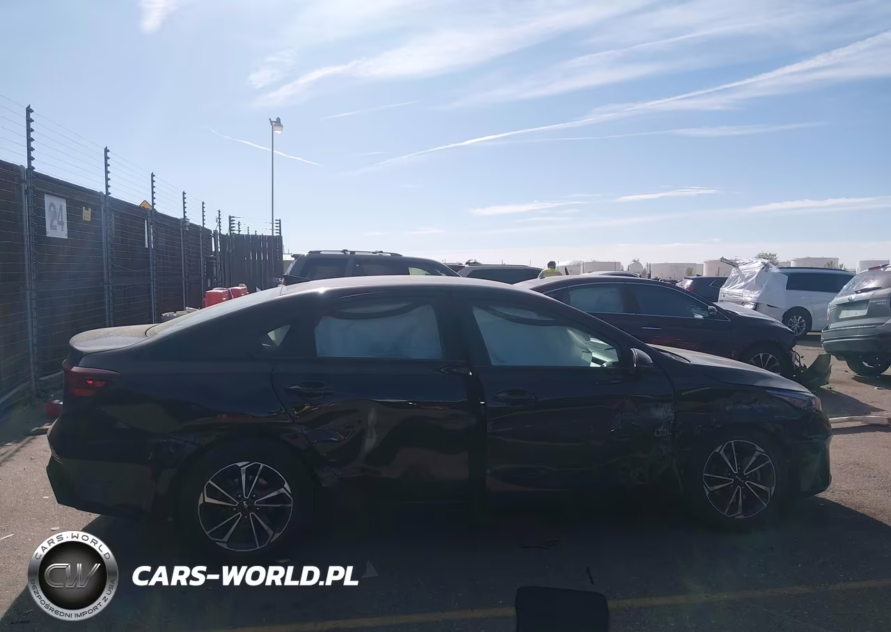 2023 Kia Forte Lxs VIN:3KPF24AD3PE520126 - 13