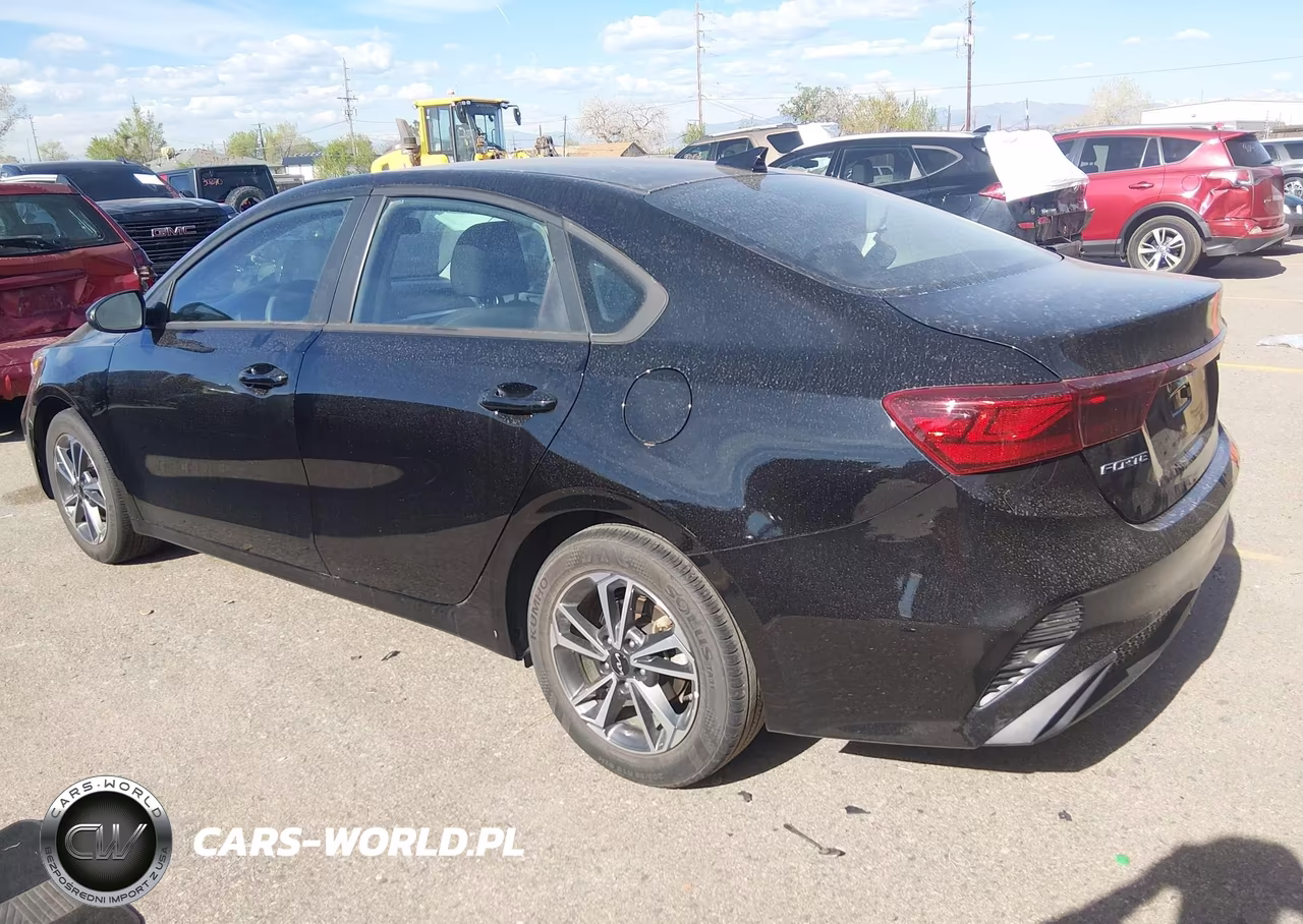 2023 Kia Forte Lxs VIN:3KPF24AD3PE520126 - 3