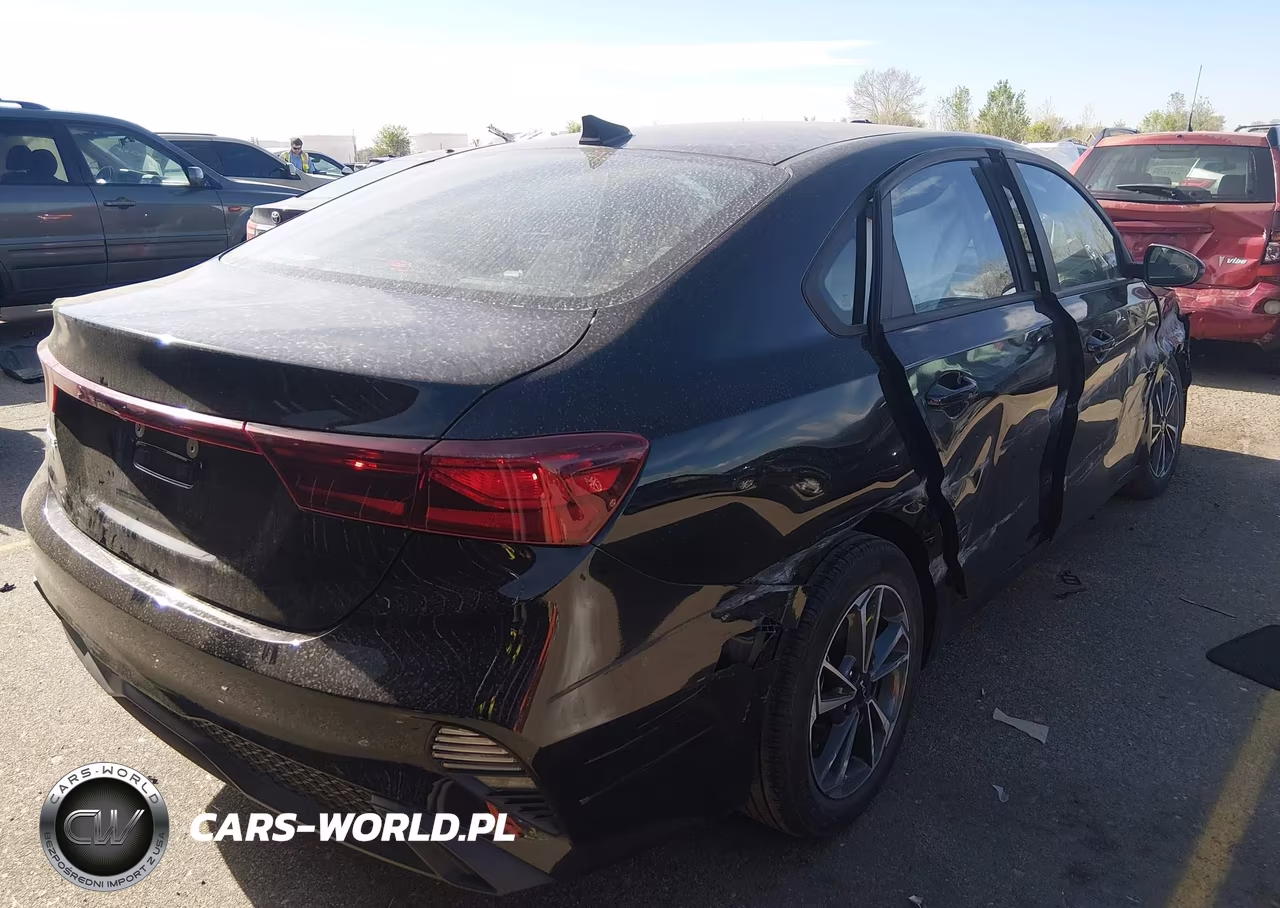 2023 Kia Forte Lxs VIN:3KPF24AD3PE520126 - 4