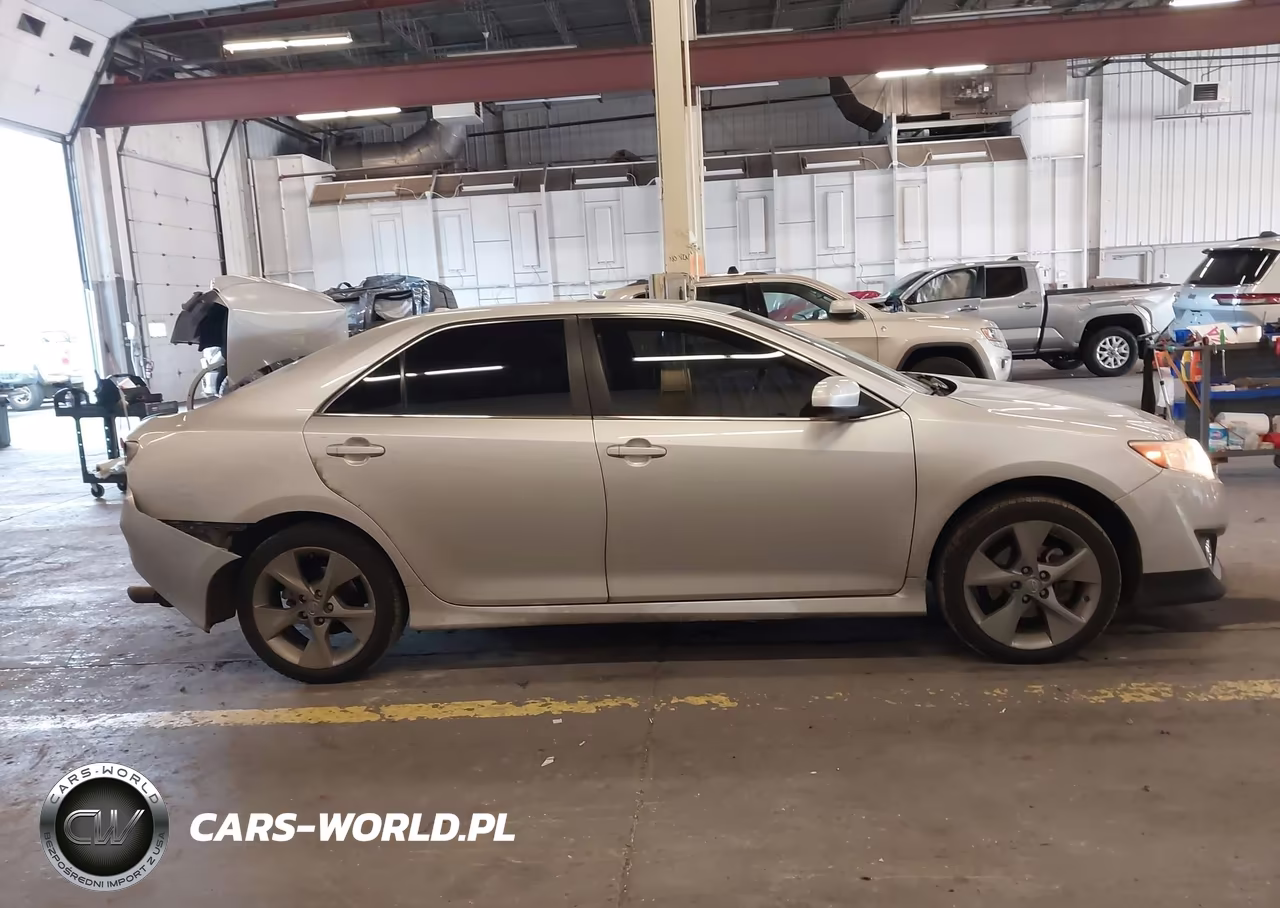 2014 Toyota Camry Se Sport VIN:4T1BF1FK0EU775531 - 13
