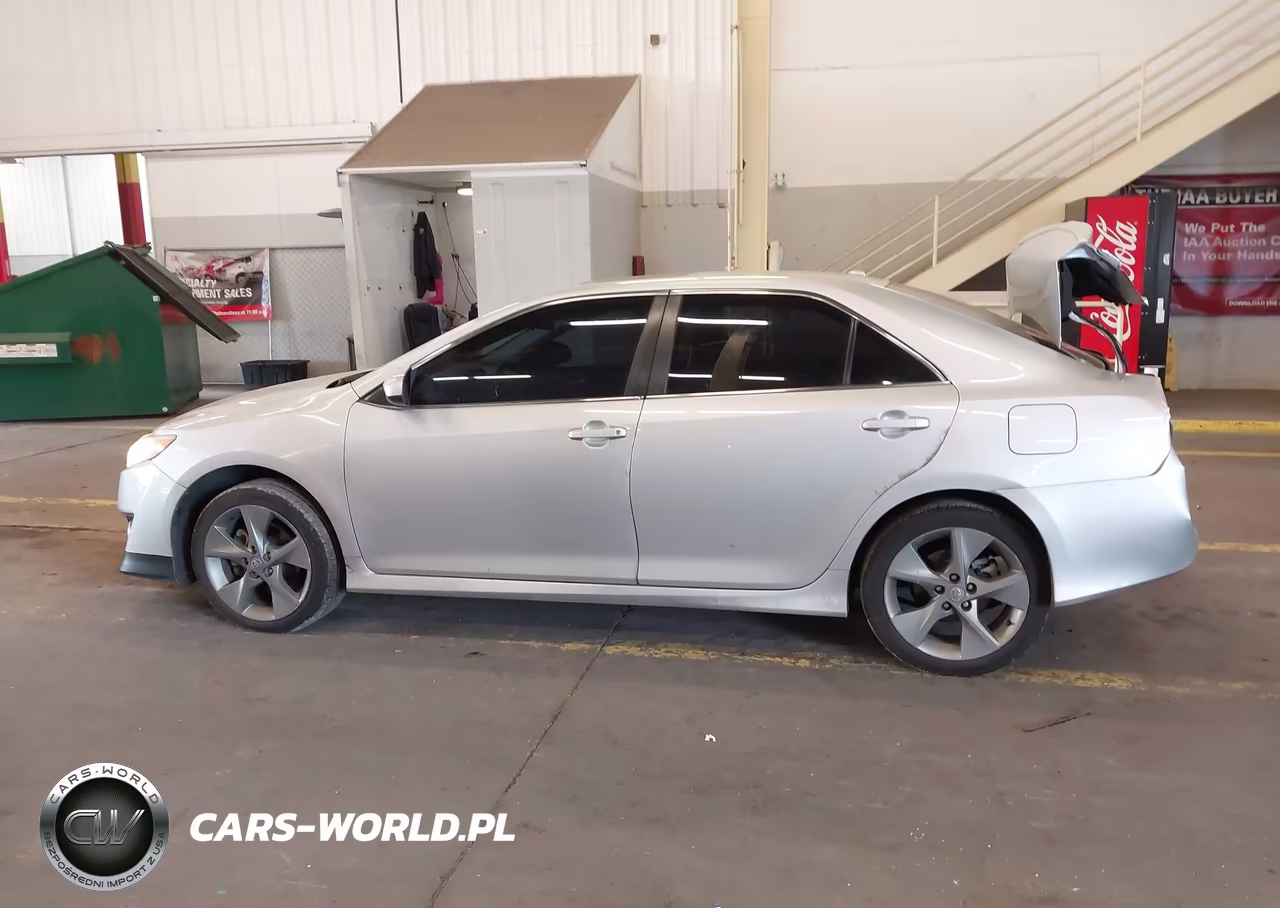 2014 Toyota Camry Se Sport VIN:4T1BF1FK0EU775531 - 14