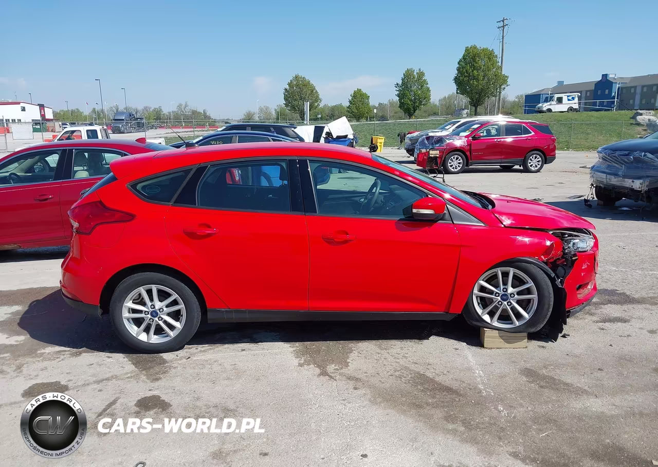 2016 Ford Focus Se VIN:1FADP3K22GL281794 - 13