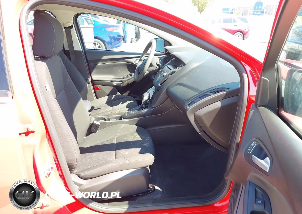 2016 Ford Focus Se VIN:1FADP3K22GL281794 - 5