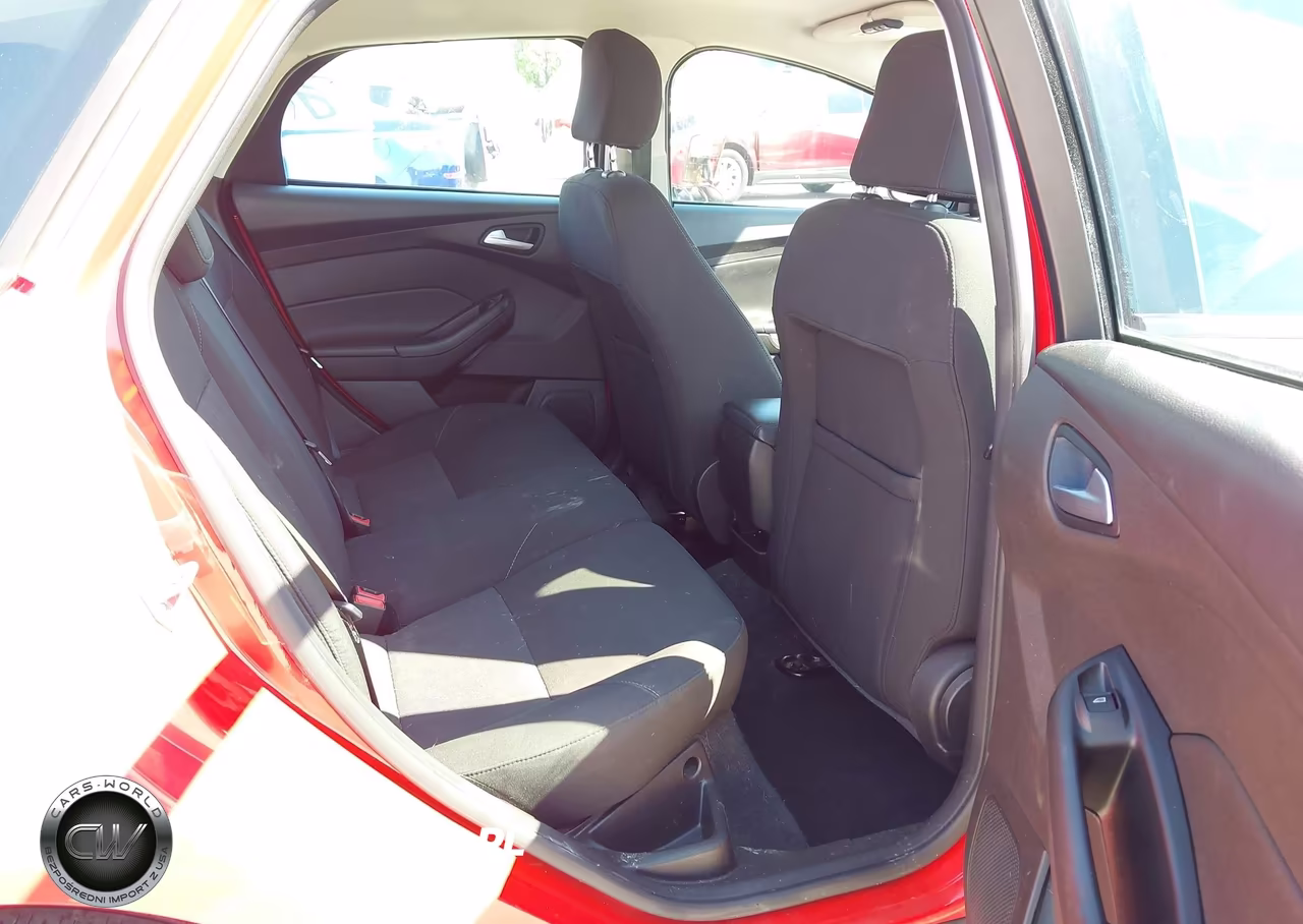 2016 Ford Focus Se VIN:1FADP3K22GL281794 - 8