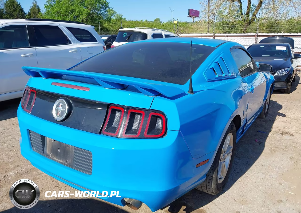2014 Ford Mustang V6 VIN:1ZVBP8AM1E5203863 - 4