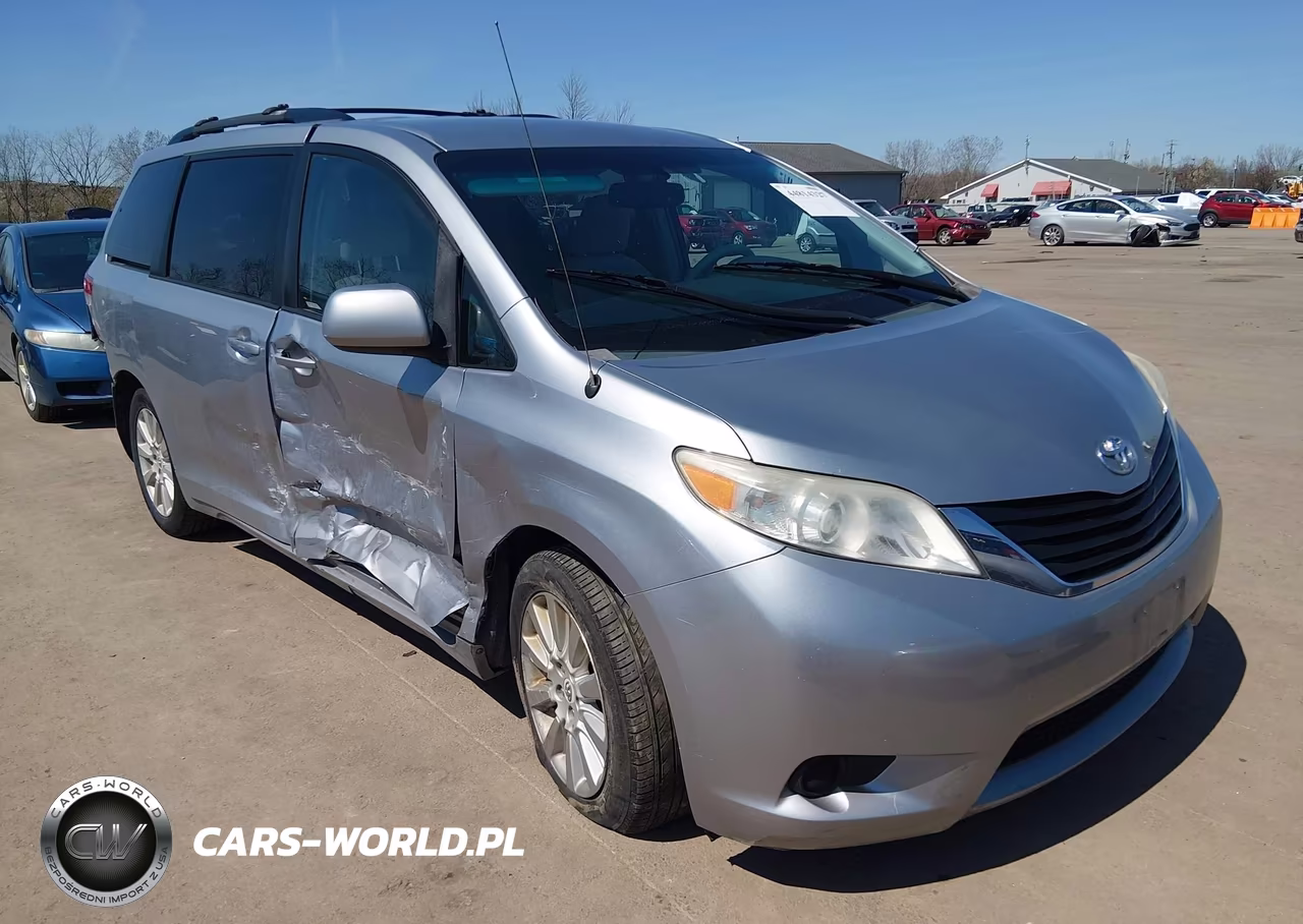 2012 Toyota Sienna Le 7 Passenger