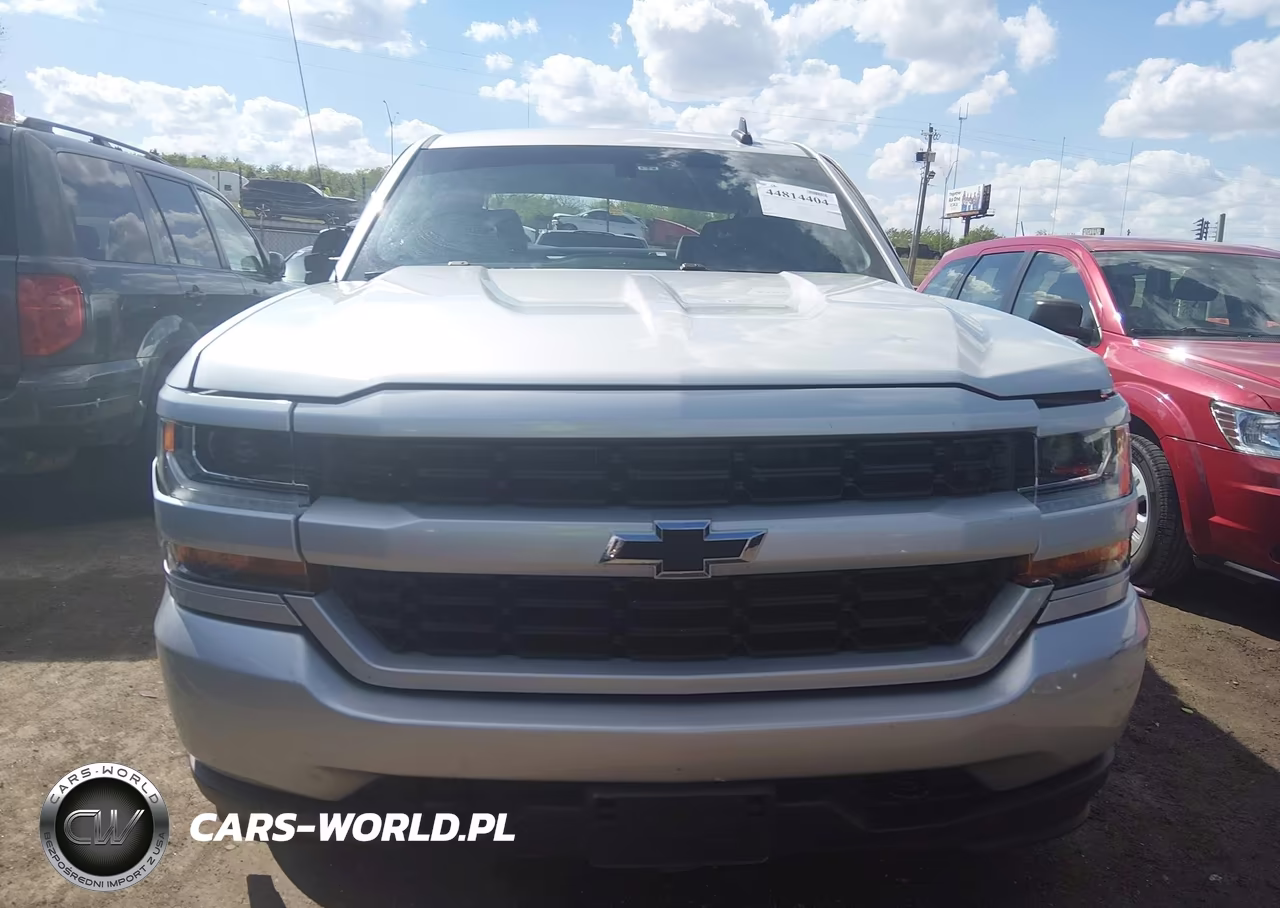 2018 Chevrolet Silverado 1500 Custom VIN:1GCRCPEH7JZ267901 - 13