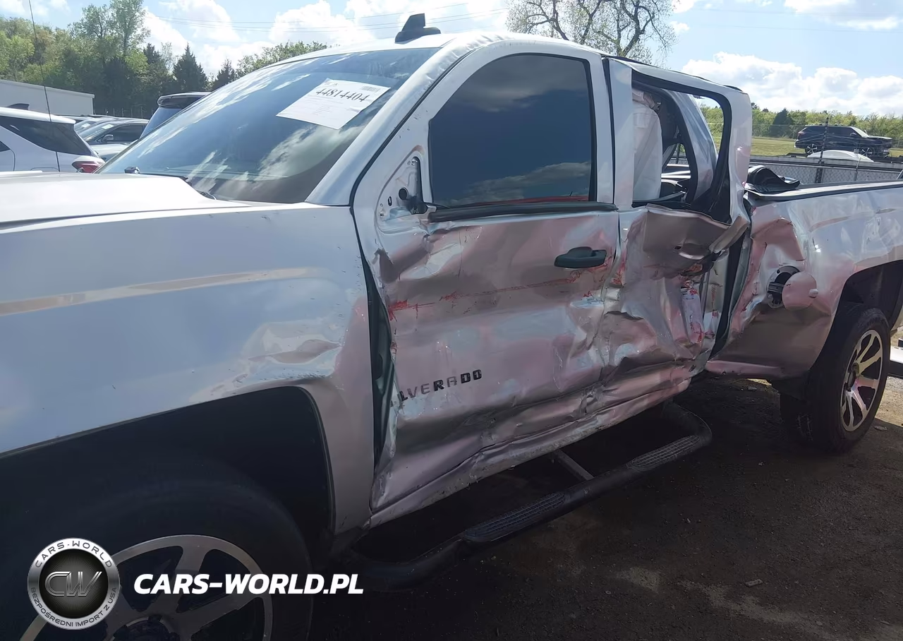 2018 Chevrolet Silverado 1500 Custom VIN:1GCRCPEH7JZ267901 - 6