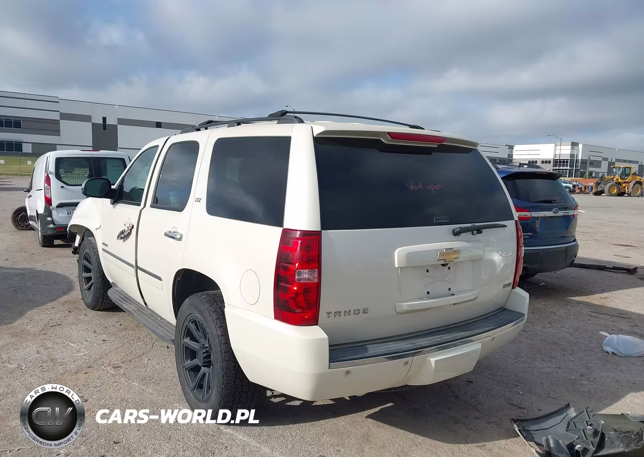 2011 Chevrolet Tahoe Ltz VIN:1GNSKCE00BR384672 - 3