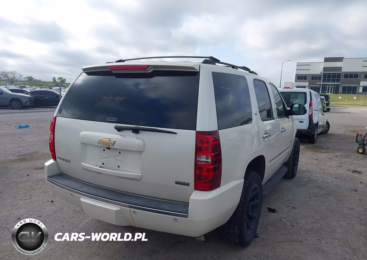 2011 Chevrolet Tahoe Ltz VIN:1GNSKCE00BR384672 - 4