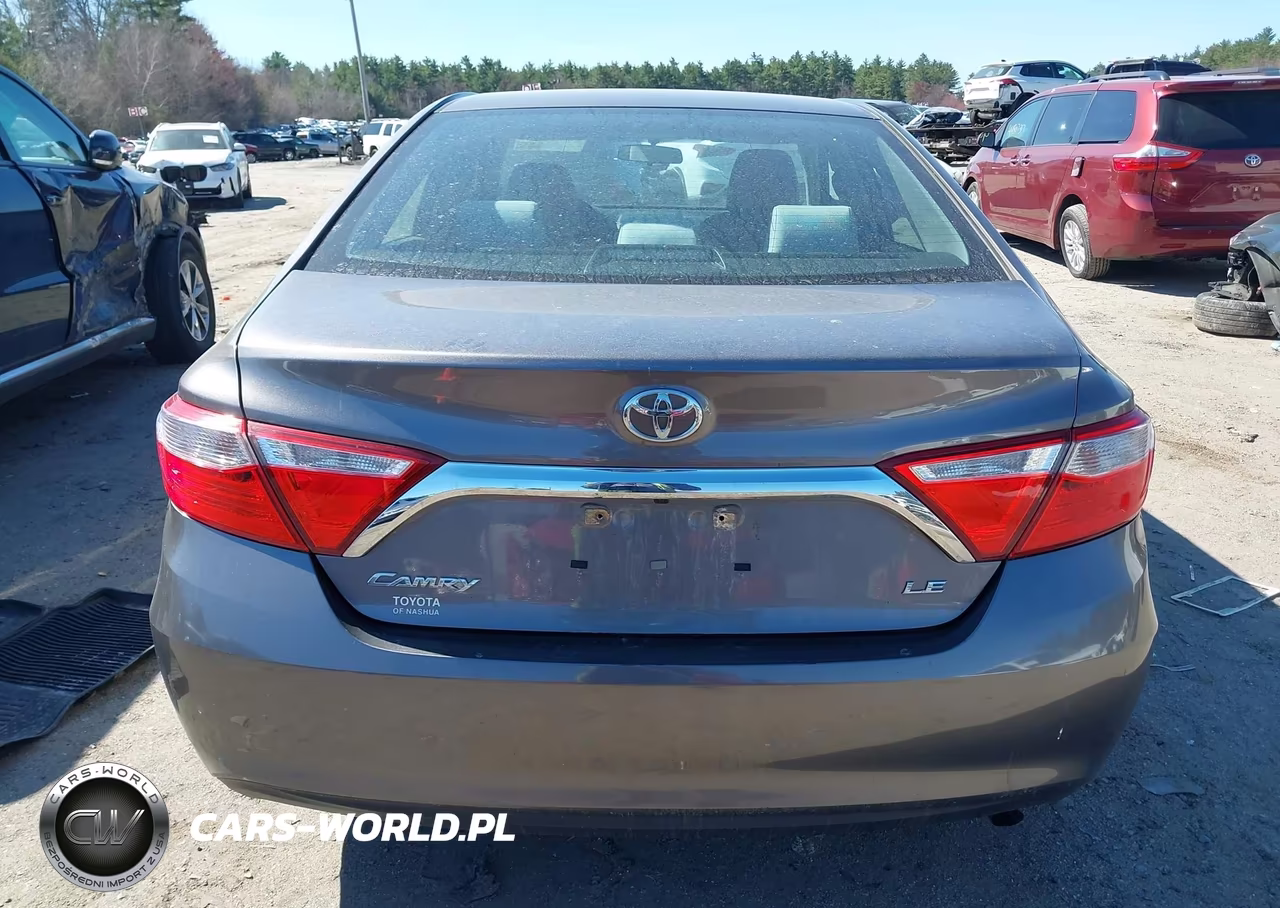 2017 Toyota Camry Le VIN:4T1BF1FK7HU274723 - 16