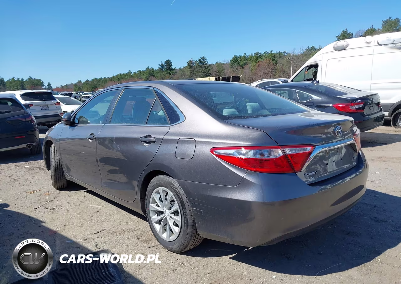 2017 Toyota Camry Le VIN:4T1BF1FK7HU274723 - 3