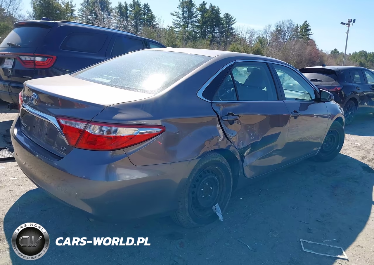 2017 Toyota Camry Le VIN:4T1BF1FK7HU274723 - 4