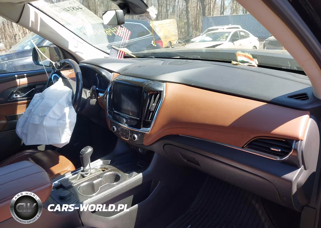 2018 Chevrolet Traverse High Country VIN:1GNEVKKW5JJ229572 - 5