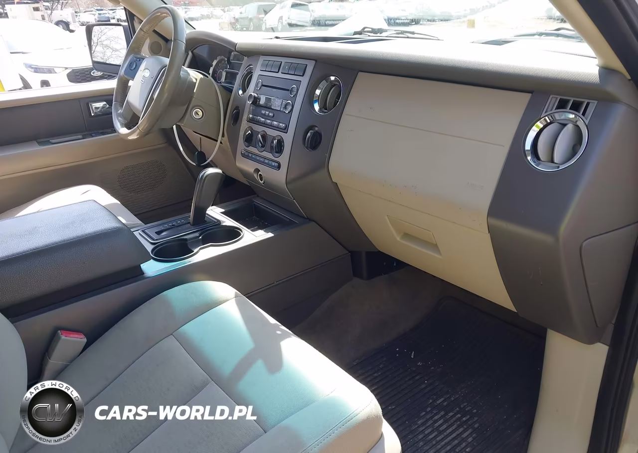 2010 Ford Expedition Xlt VIN:1FMJU1G50AEB58905 - 5