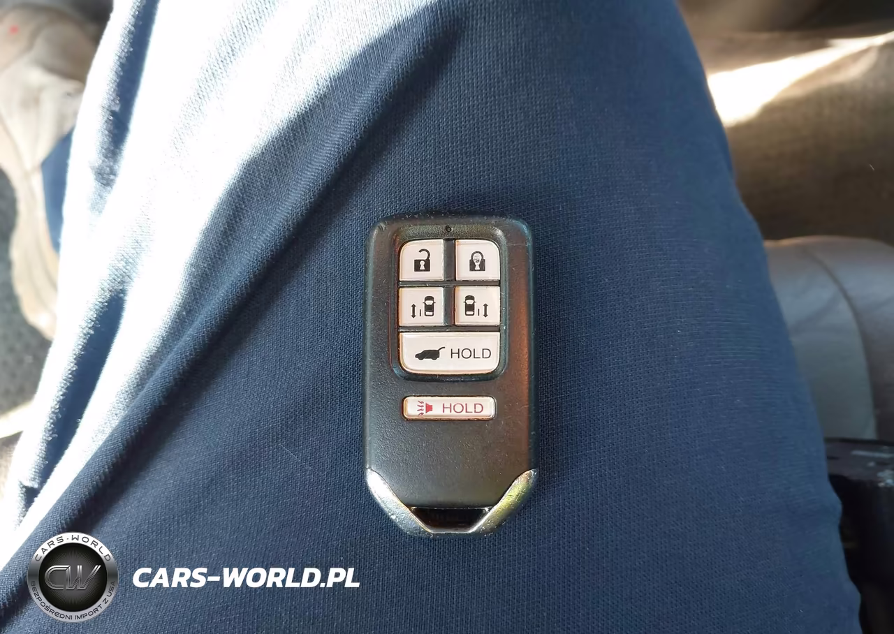 2016 Honda Odyssey Touring-Touring Elite VIN:5FNRL5H91GB031574 - 11