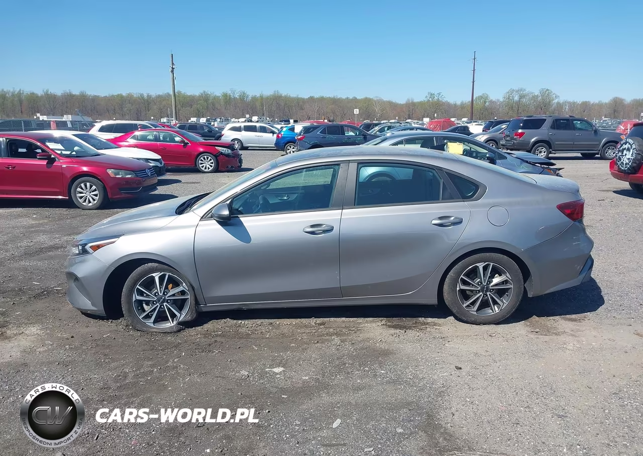 2023 Kia Forte Lxs VIN:3KPF24AD5PE571806 - 14